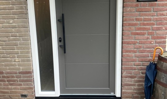 Mooie kwaliteit kunststof voordeur