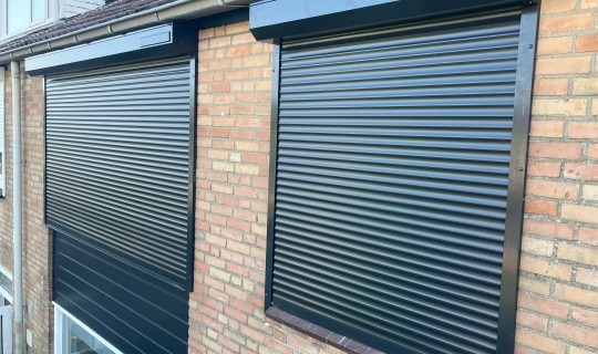 Solar rolluiken geplaats