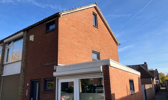 Een deel van een woning in Oosterhout voorzien van kunststof kozijnen